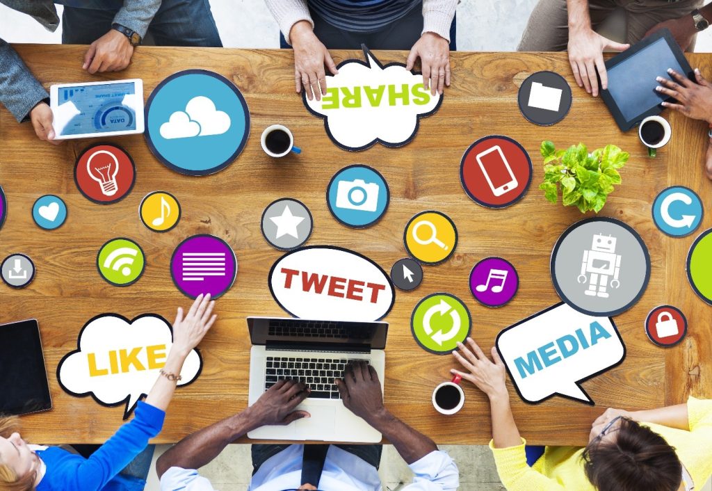 Why Your Business Needs Social Media Apps